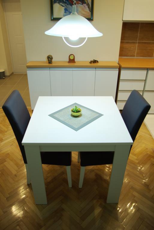 Ni Square Studio Apartment מראה חיצוני תמונה