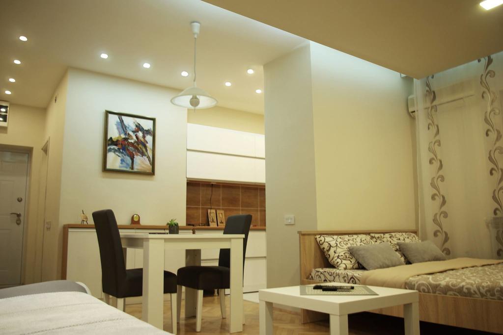 Ni Square Studio Apartment מראה חיצוני תמונה